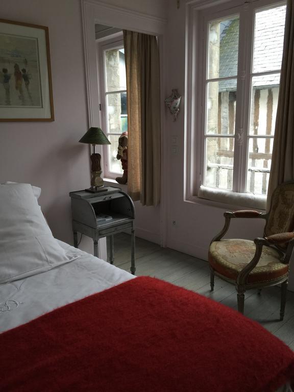 Logis Saint-Leonard Bed & Breakfast Honfleur Phòng bức ảnh